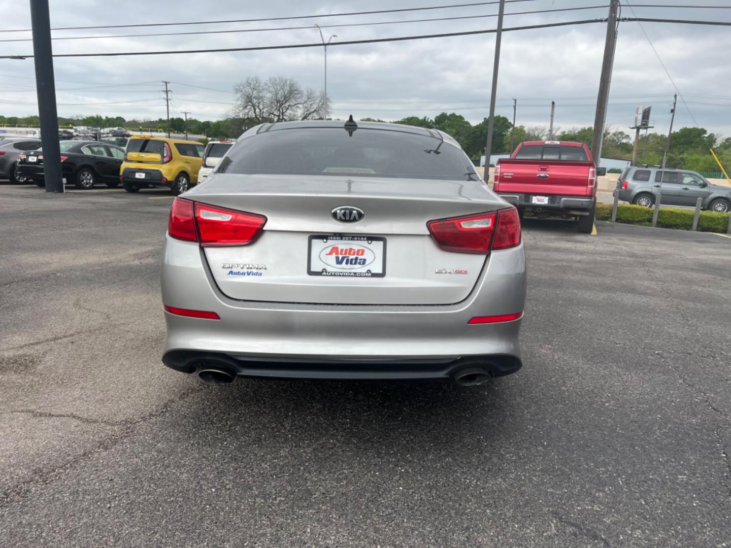 2014 SILVER Kia Optima EX (5XXGN4A72EG) with an 2.4L L4 DOHC 16V engine, 6-Speed Automatic transmission, located at 420 I-35E, Lancaster, TX, 75146, (469) 297-4144, 32.593929, -96.823685 - Photo#8